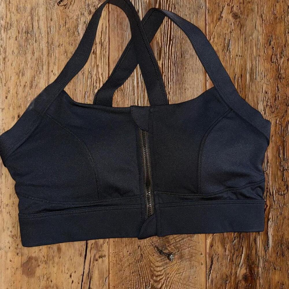 Women's Medium Black Zip Front Sports Bra High Impact Workout  NWT